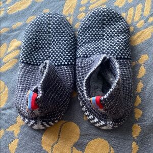 Cozy Gray Knit Slippers